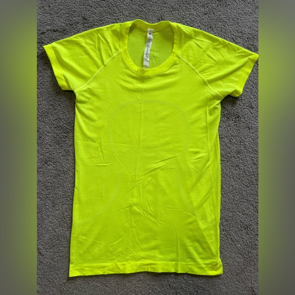 Lululemon Swiftly Tech Short Sleeve Size 8